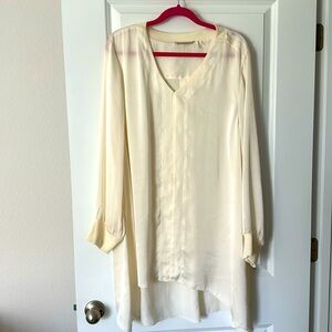 Soft Suroundings Ivory V-Neck High Lo Long Sleeve Silky Tunic Blouse